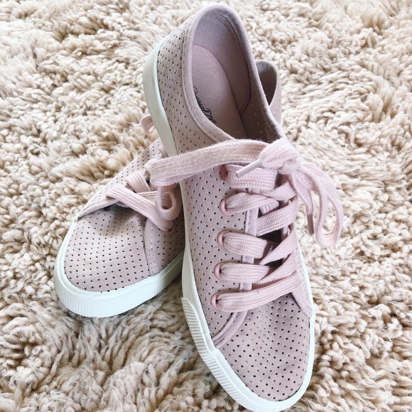 Women’s pink lace up sneakers - Universal Thread - Picture 2 of 3